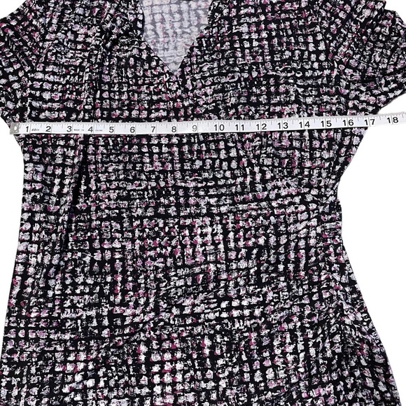 Chico's Multi-Color Abstract Print V-Neck Blouse - Chico's Sz 0 / US Sz S/4 - Picture 13 of 14